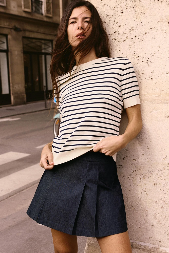 STRIPED KNIT TOP