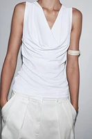 FLOWY DRAPED TOP
