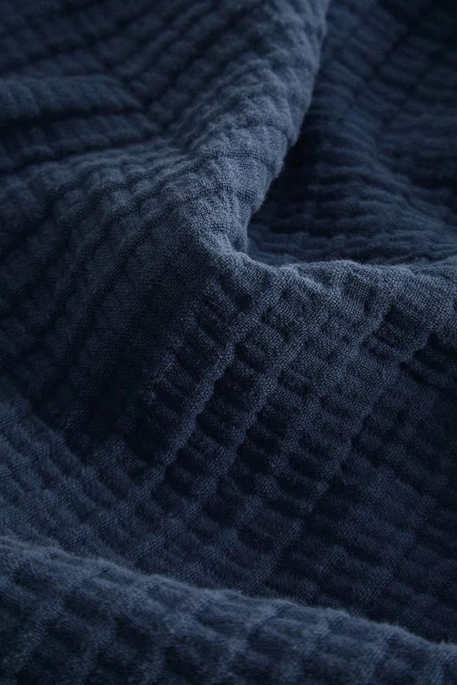TEXTURED MUSLIN BEDSPREAD