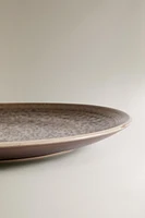 DINNER PLATE WITH RAISED DESIGN