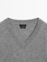 Knit 100% cashmere V-neck sweater