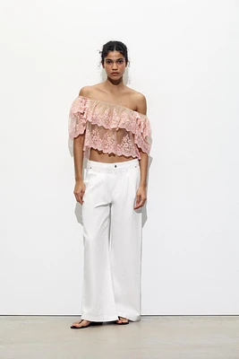 EMBROIDERED RUFFLED TOP