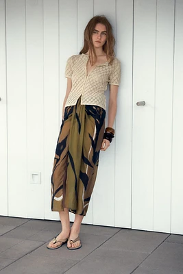 TEXTURED KNIT TOP