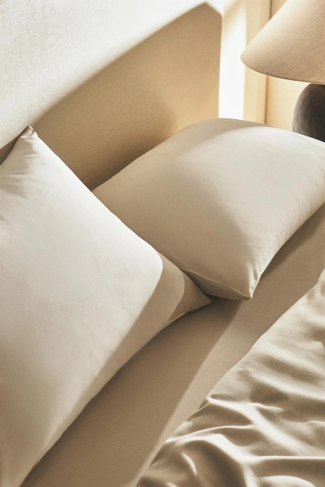 SATEEN PILLOWCASE WITH FESTOON DESIGN (300 THREAD COUNT)