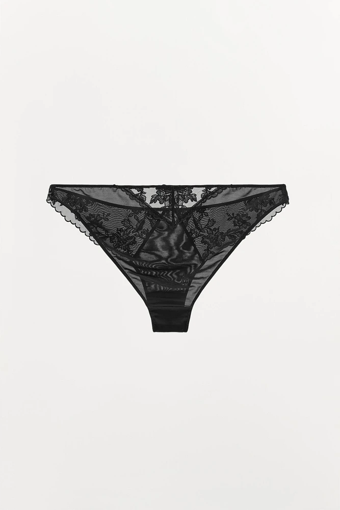 FLORAL EMBROIDERY PANTIES