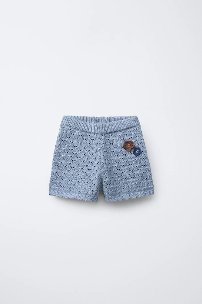 SHORT EN MAILLE À FLEURS AU CROCHET