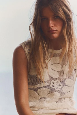 FLORAL TEXTURED KNIT TOP