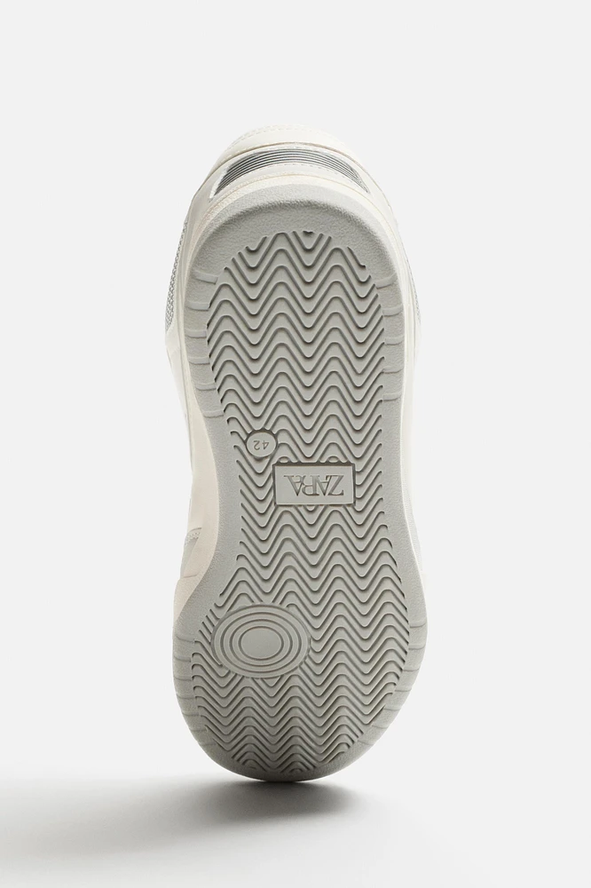 SKATE SNEAKERS
