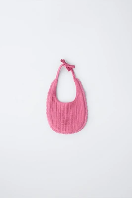 TEXTURED BIB