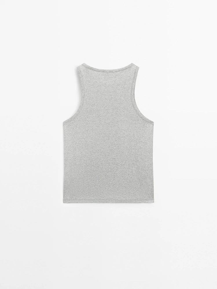 Round neck top with shimmery detail