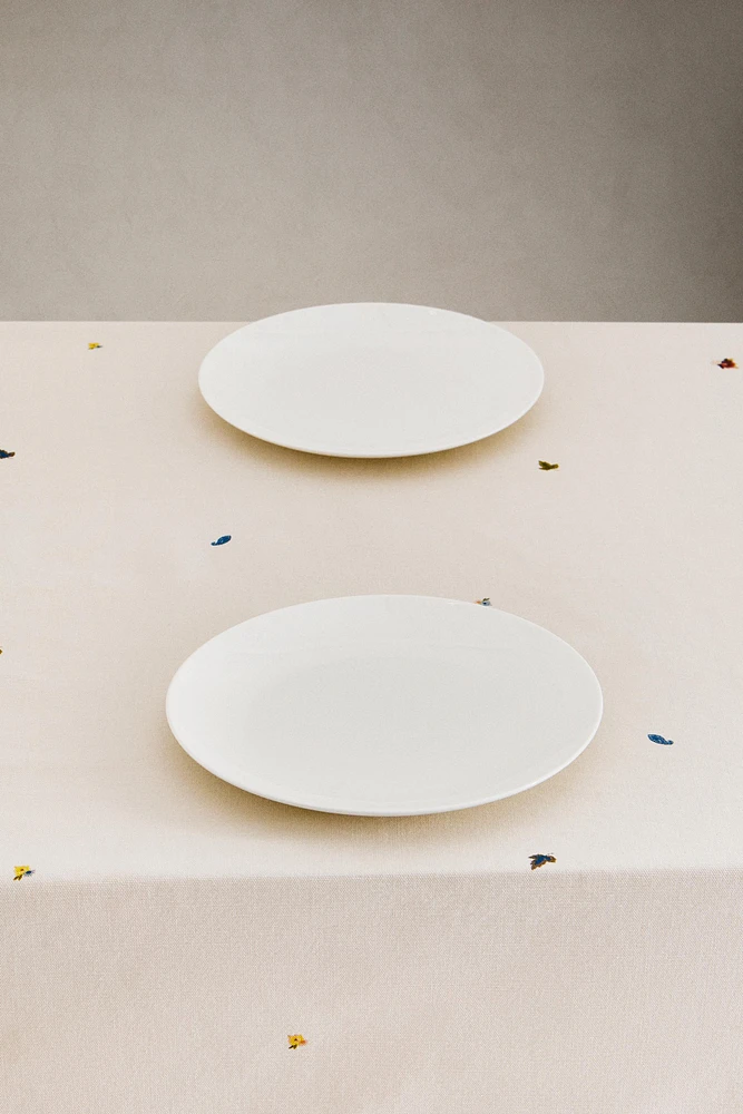LEAF PRINT TABLECLOTH