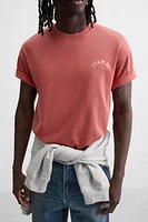 T-SHIRT DÉLAVÉ VARSITY
