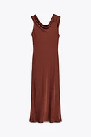 ROBE MI-LONGUE AVEC APPLICATION DORÉE