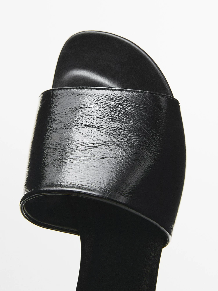 Leather vamp sandals