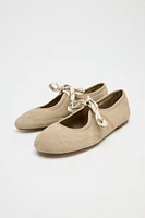 BALLERINES À LACETS EN CROÛTE DE CUIR