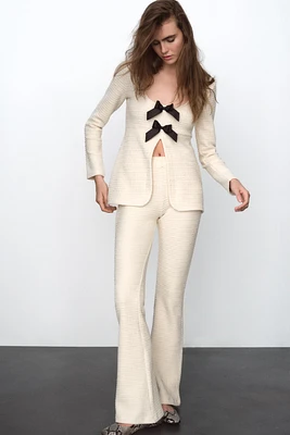 PANTALON FLARE TEXTURÉ
