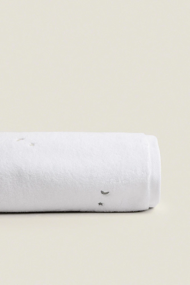CHILDREN'S BATH TOWEL WITH STARS AND MOONS