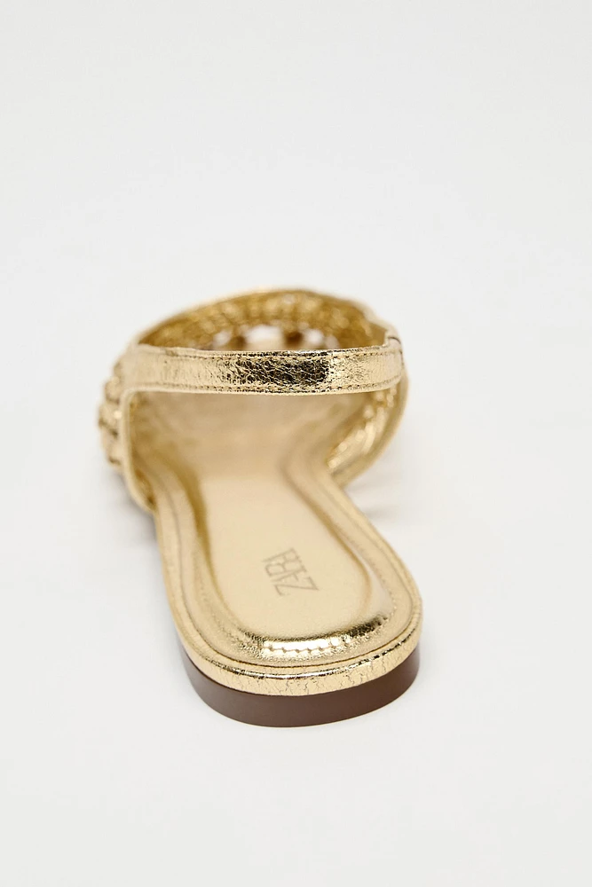 CHAUSSURES TRESSÉES AVEC EFFET MÉTALLISÉ