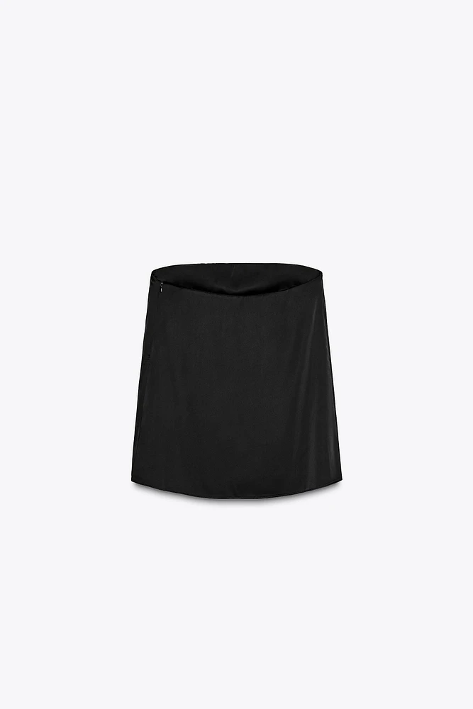 STRAPLESS SATIN EFFECT TOP