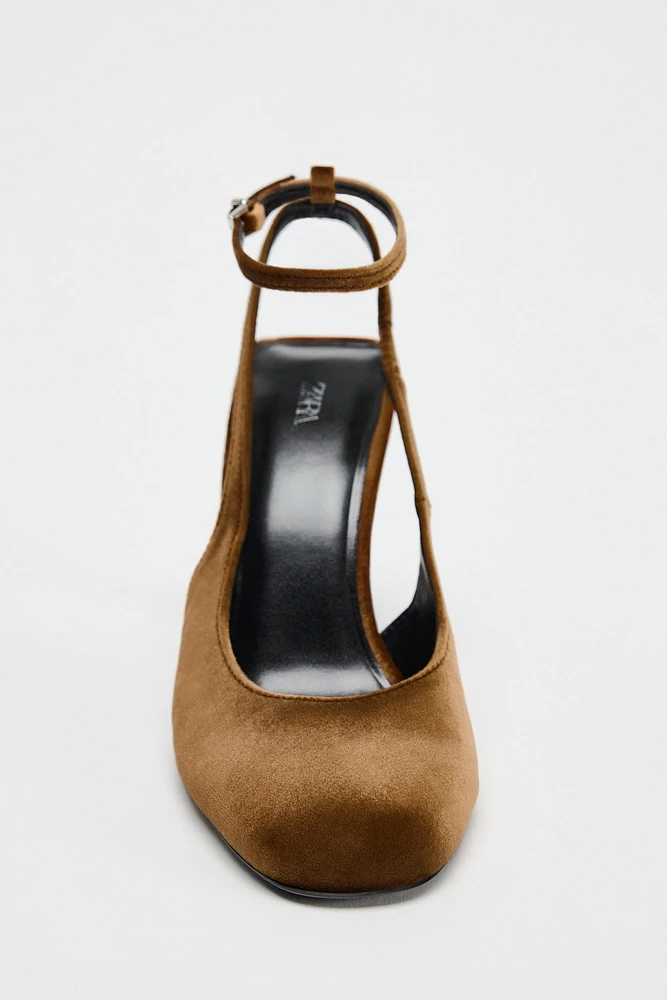 ANKLE STRAP VELVET EFFECT HEELS