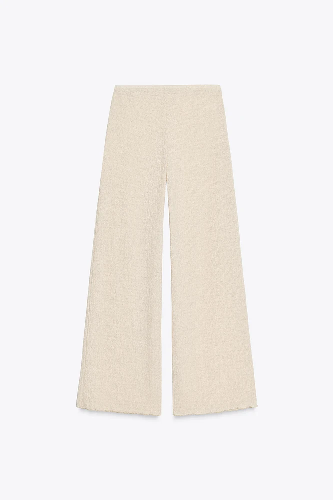 TEXTURED FLOWY PANTS