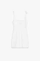 ROBE COURTE ÉLASTIQUE À LACETS