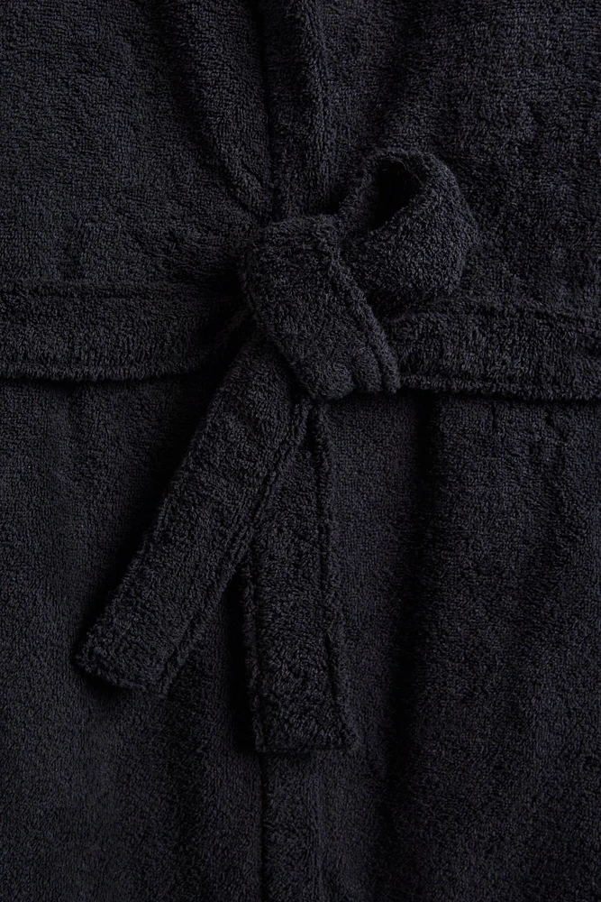 HOODED BATHROBE (360 GXM²)