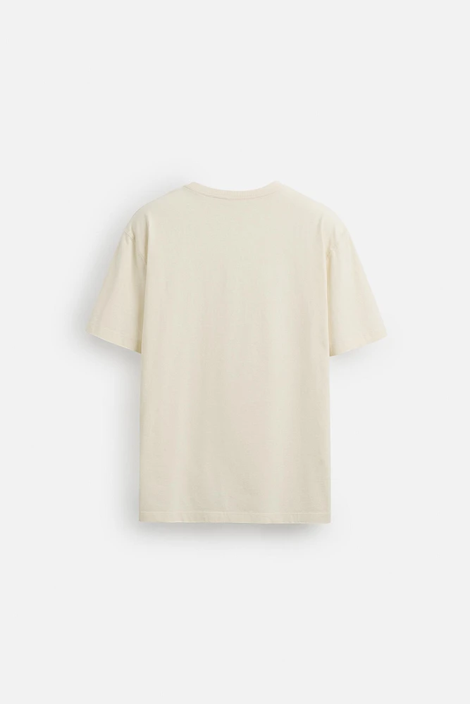 CONTRAST EMBROIDERY T-SHIRT