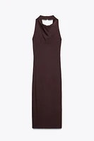 ROBE MI-LONGUE AVEC ENCOLURE AMÉRICAINE