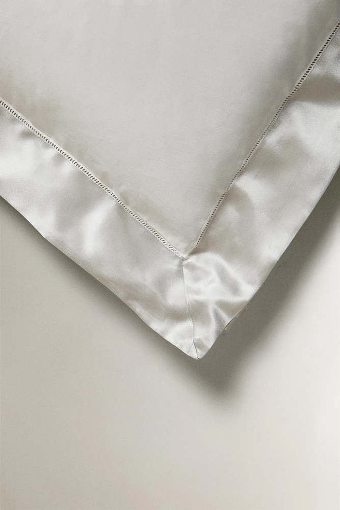 PILLOWCASE WITH SILK BORDER