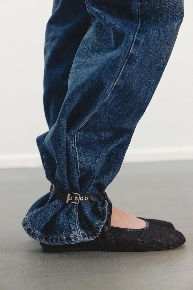 DOUBLE STRAP LACE BALLERINAS