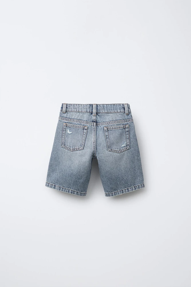 RIPPED STRAIGHT FIT DENIM SHORTS
