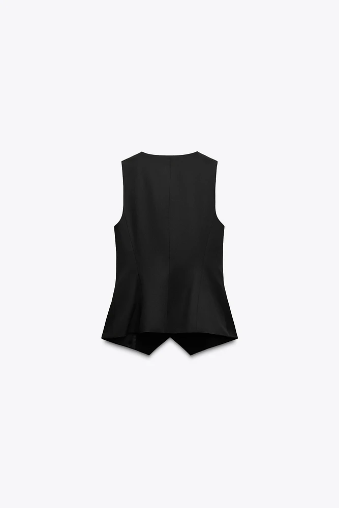FITTED VEST