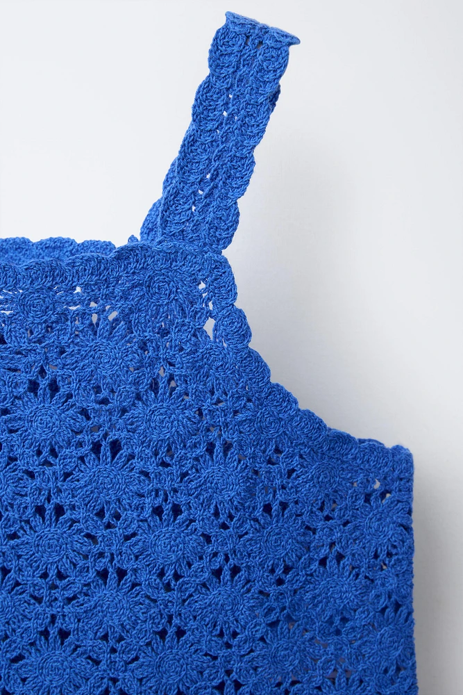 TOP COURT EN MAILLE CROCHET