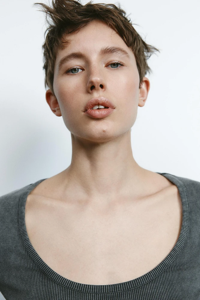 ROBE À VOLANTS EFFET DÉLAVÉ