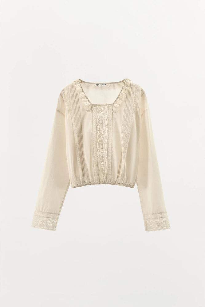 LACE TRIM SHIRT