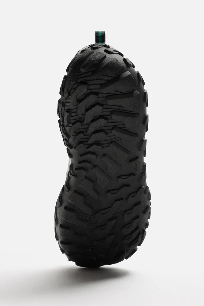 TEXTURED SOLE SNEAKERS