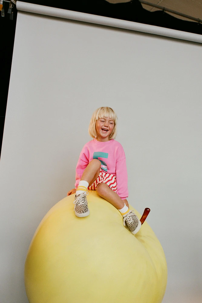 NUMBER PRINT SWEATSHIRT