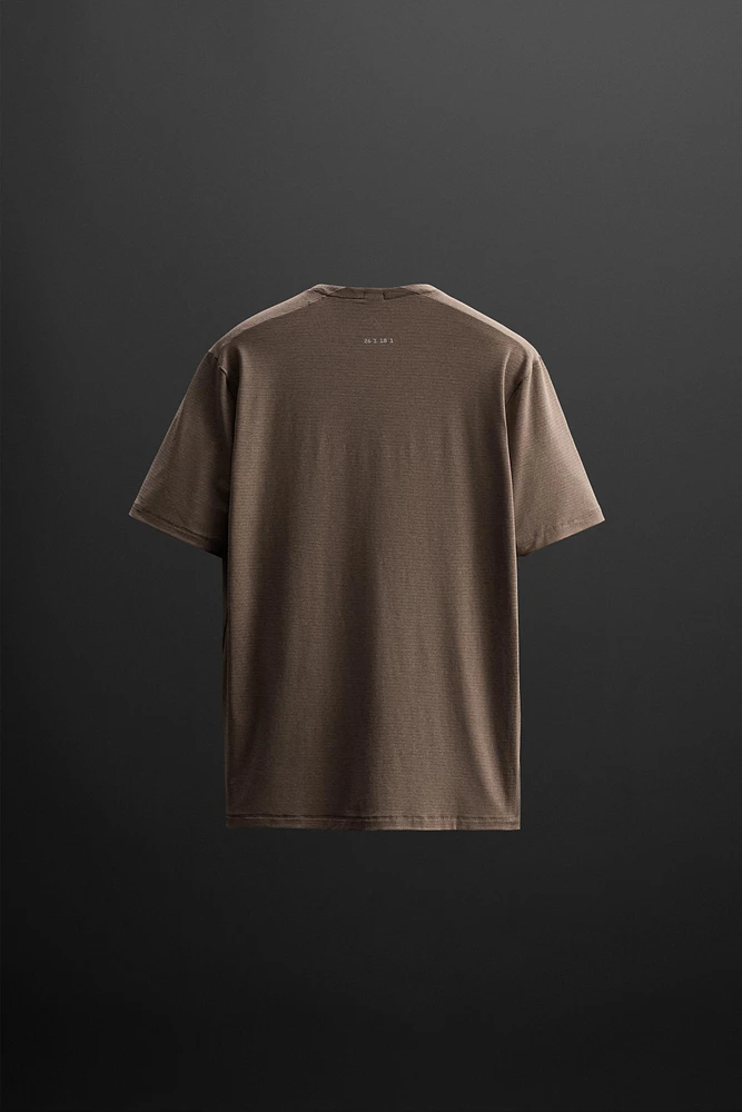 LIGHTWEIGHT TEXTURED T-SHIRT