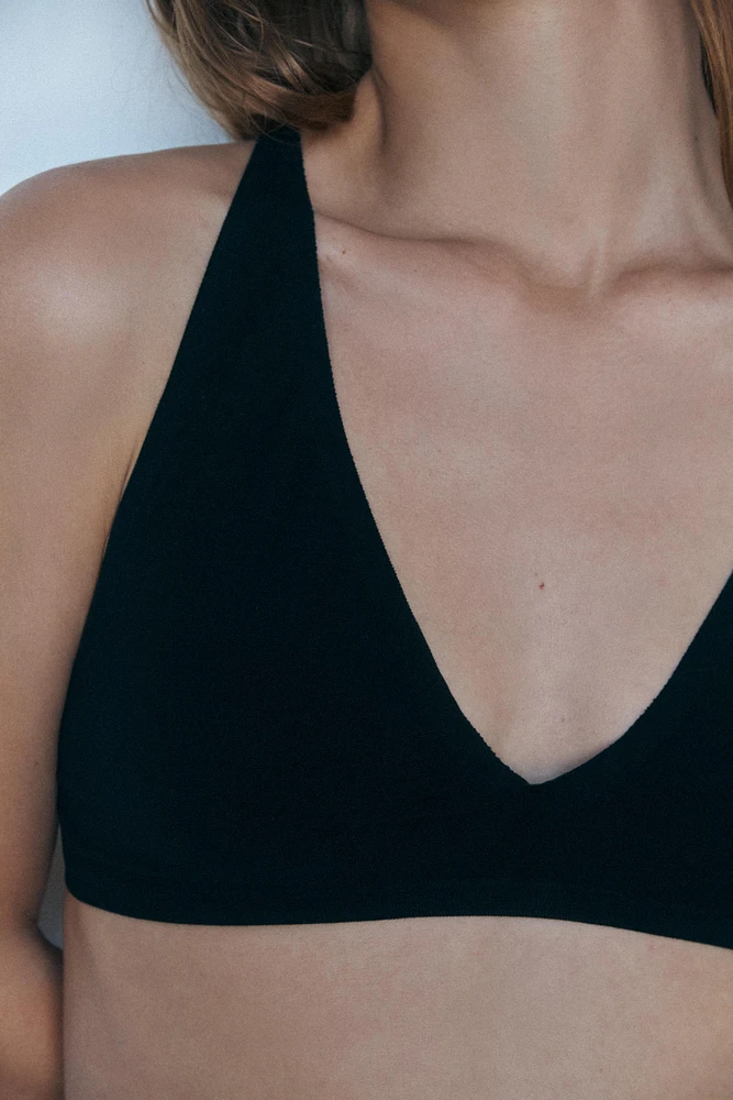 BRALETTE TRIANGLE SANS COUTURE