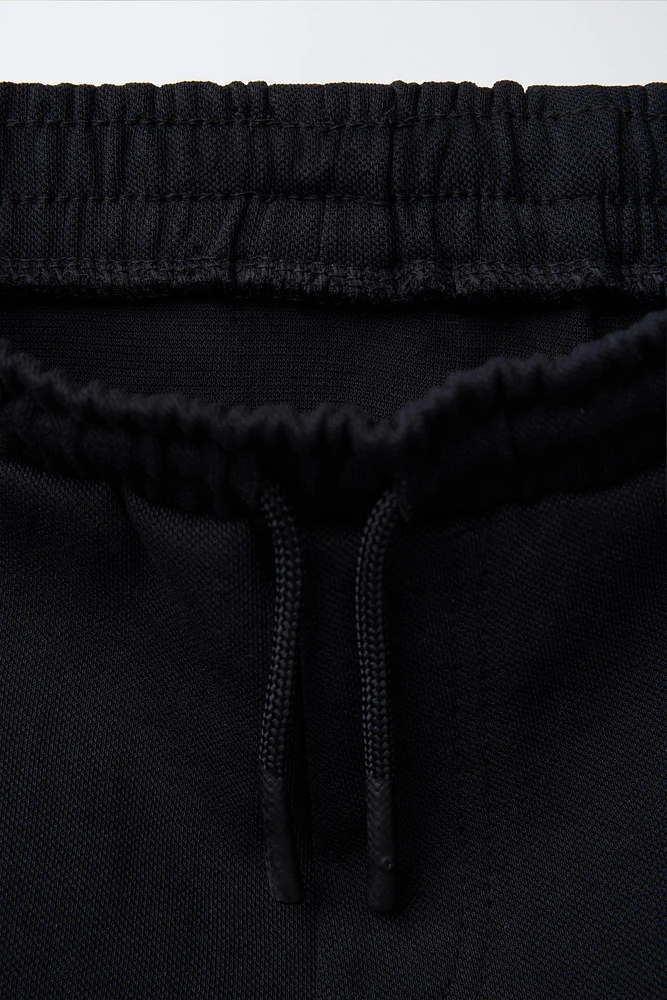 COMFORT STRAIGHT PLUSH SHORTS