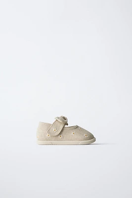TENNIS MARGUERITES BAREFOOT