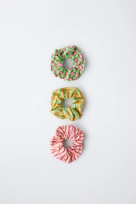 THREE-PACK OF PRINTED SCRUNCHIES