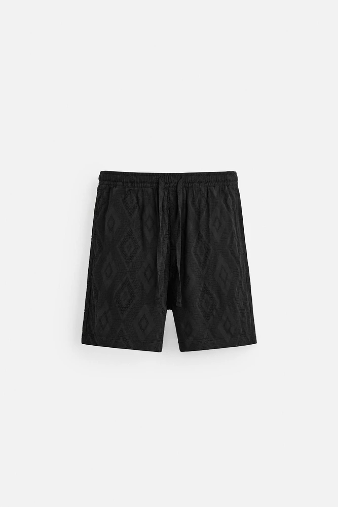 SHORT EN JACQUARD GÉOMÉTRIQUE