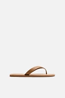SANDALES EN CUIR À BRIDES