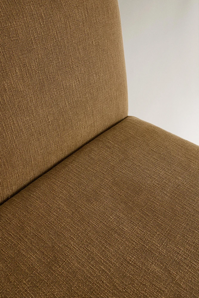 SWIVEL ACCENT CHAIR