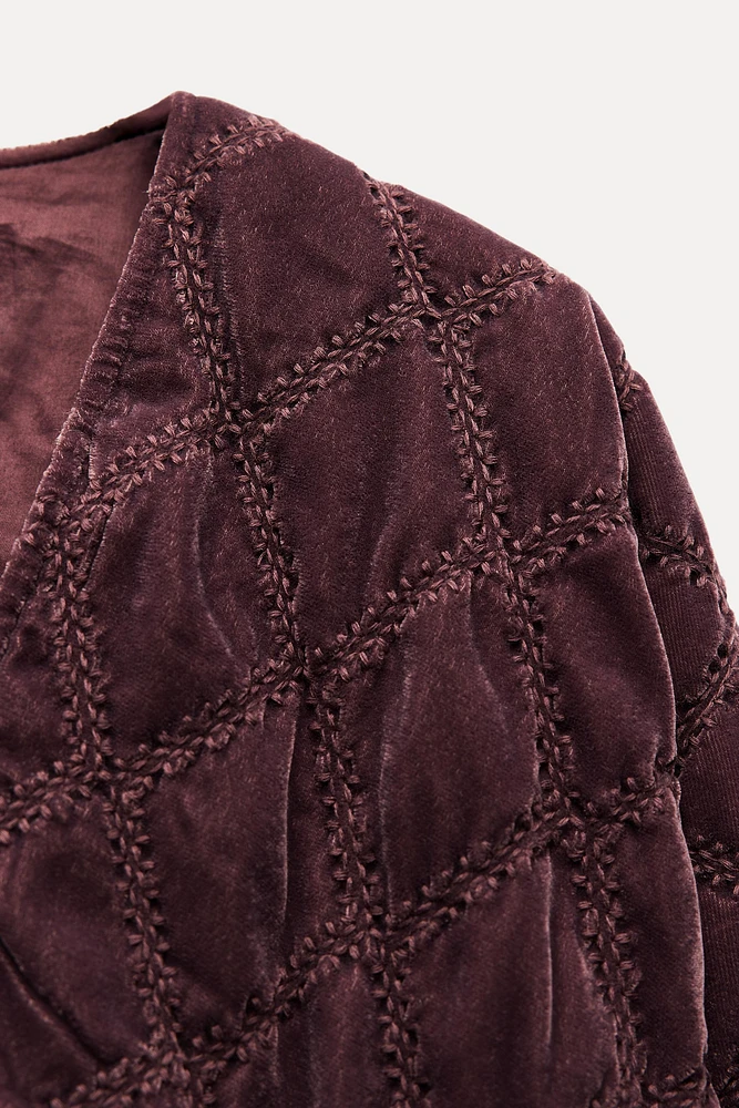 KIMONO EN VELOURS MATELASSÉ SURPIQUÉ