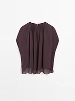 Short double-layer cape