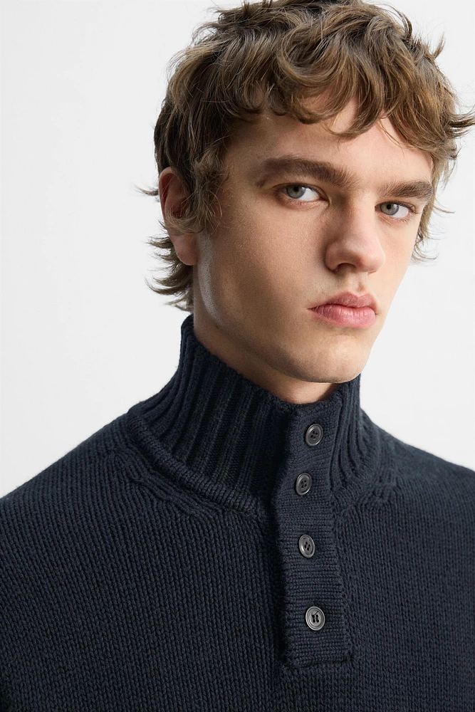 COTTON-WOOL BUTTON SWEATER