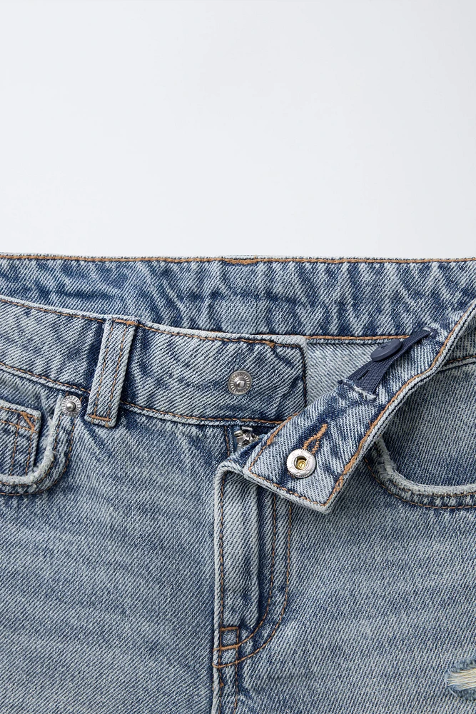 RIPPED STRAIGHT FIT DENIM SHORTS